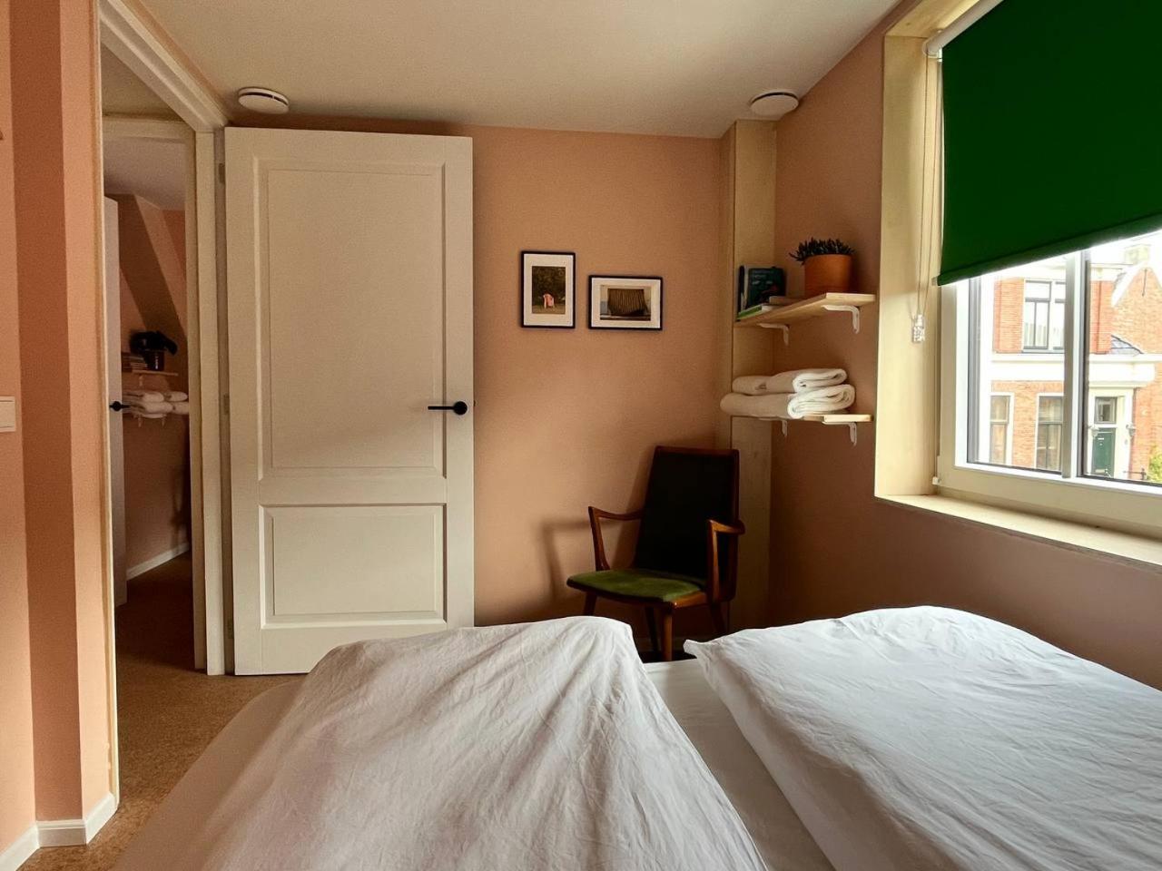مبيت وإفطار Eenrum Red Cat In Bed المظهر الخارجي الصورة